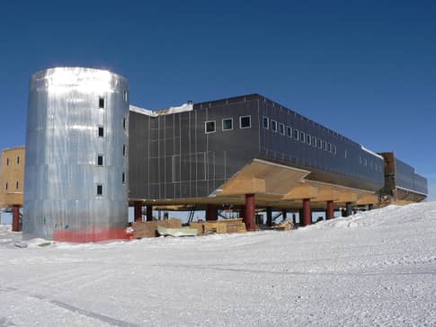 Международная полярная станция из сип-панелей